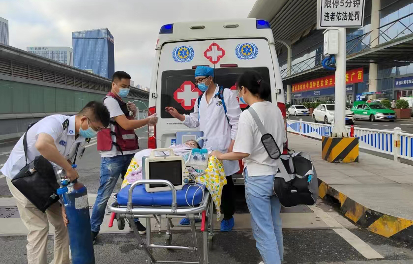 临湘市救护车出租公司